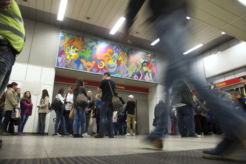 Mexikói festménnyel szépül a Keleti pályaudvar metróállomás - MTI Fotó: Koszticsák Szilárd